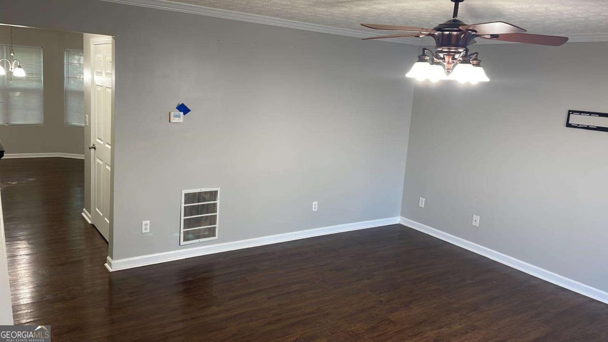 2752 Valley Green Drive Property Photo 9