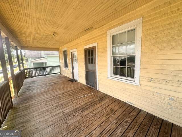 8 Poplar Street Property Photo 5