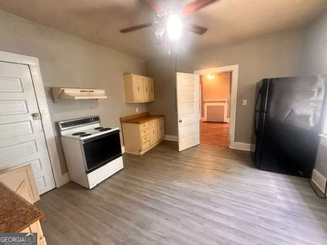 8 Poplar Street Property Photo 10