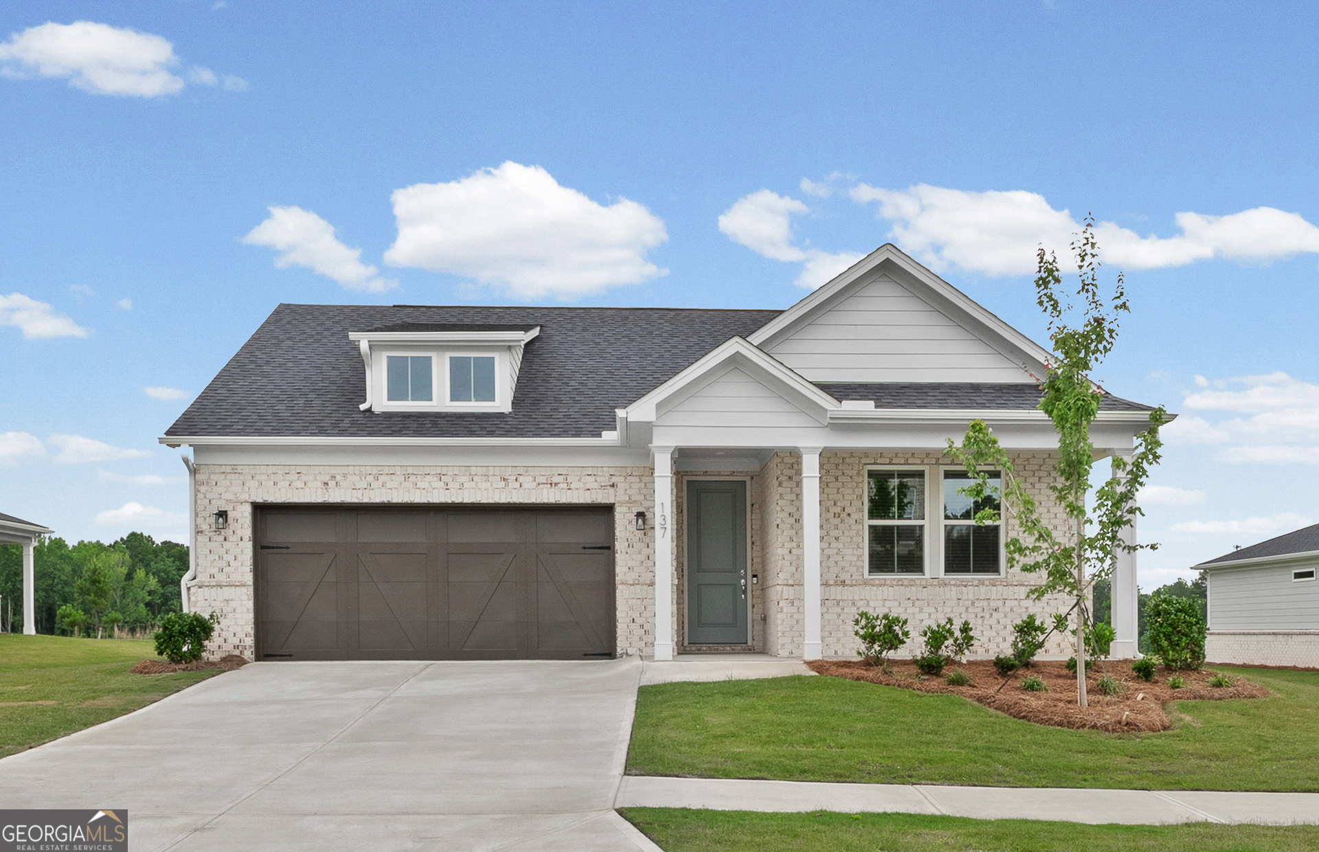 137 Kenney Way Property Photo 1
