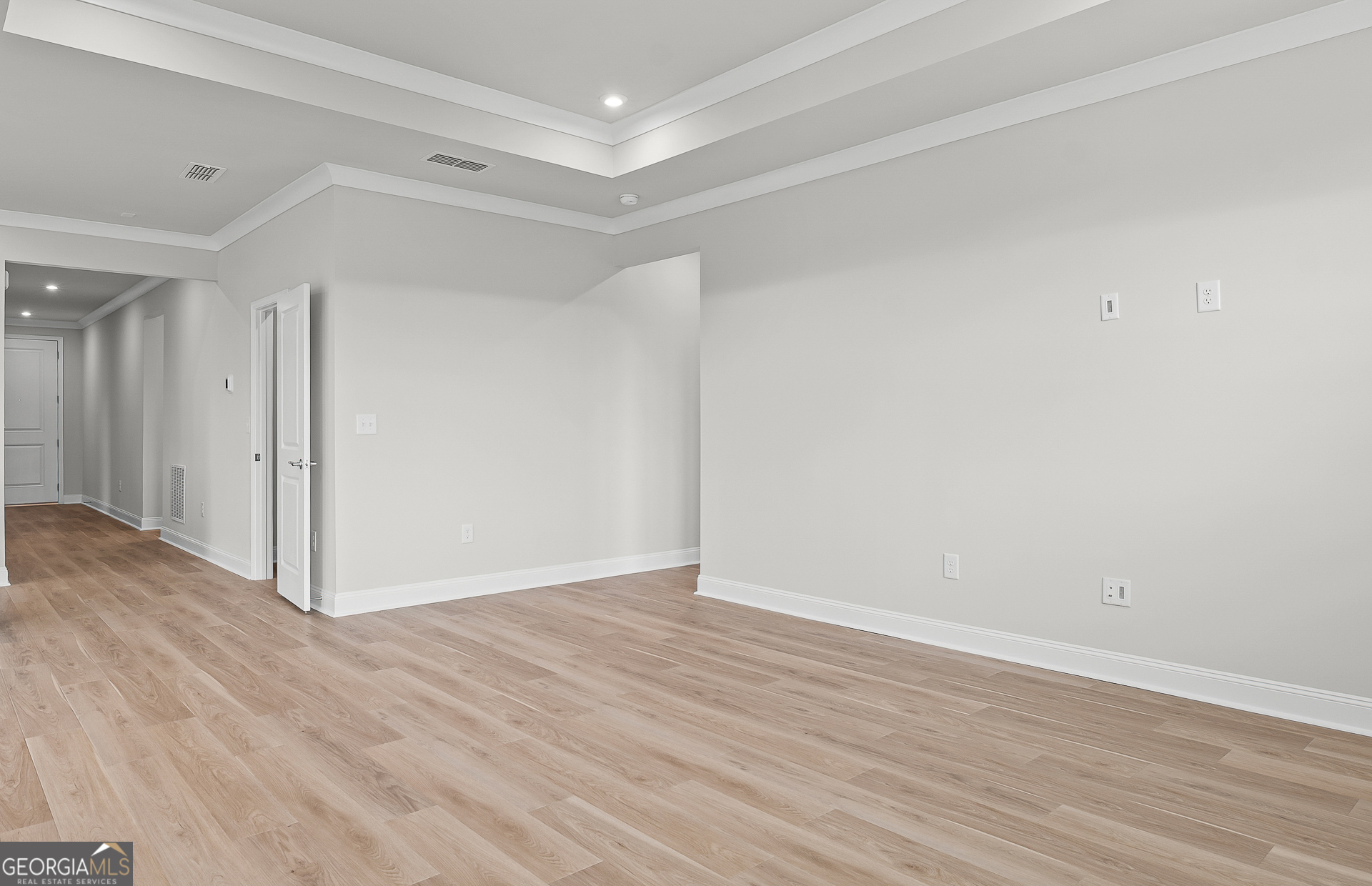 137 Kenney Way Property Photo 10