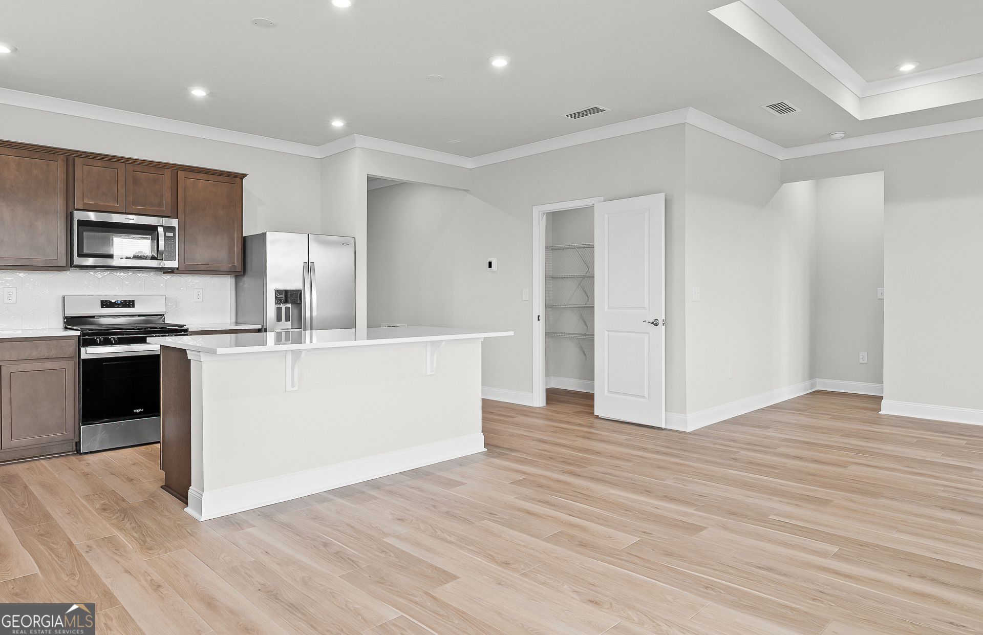 137 Kenney Way Property Photo 13