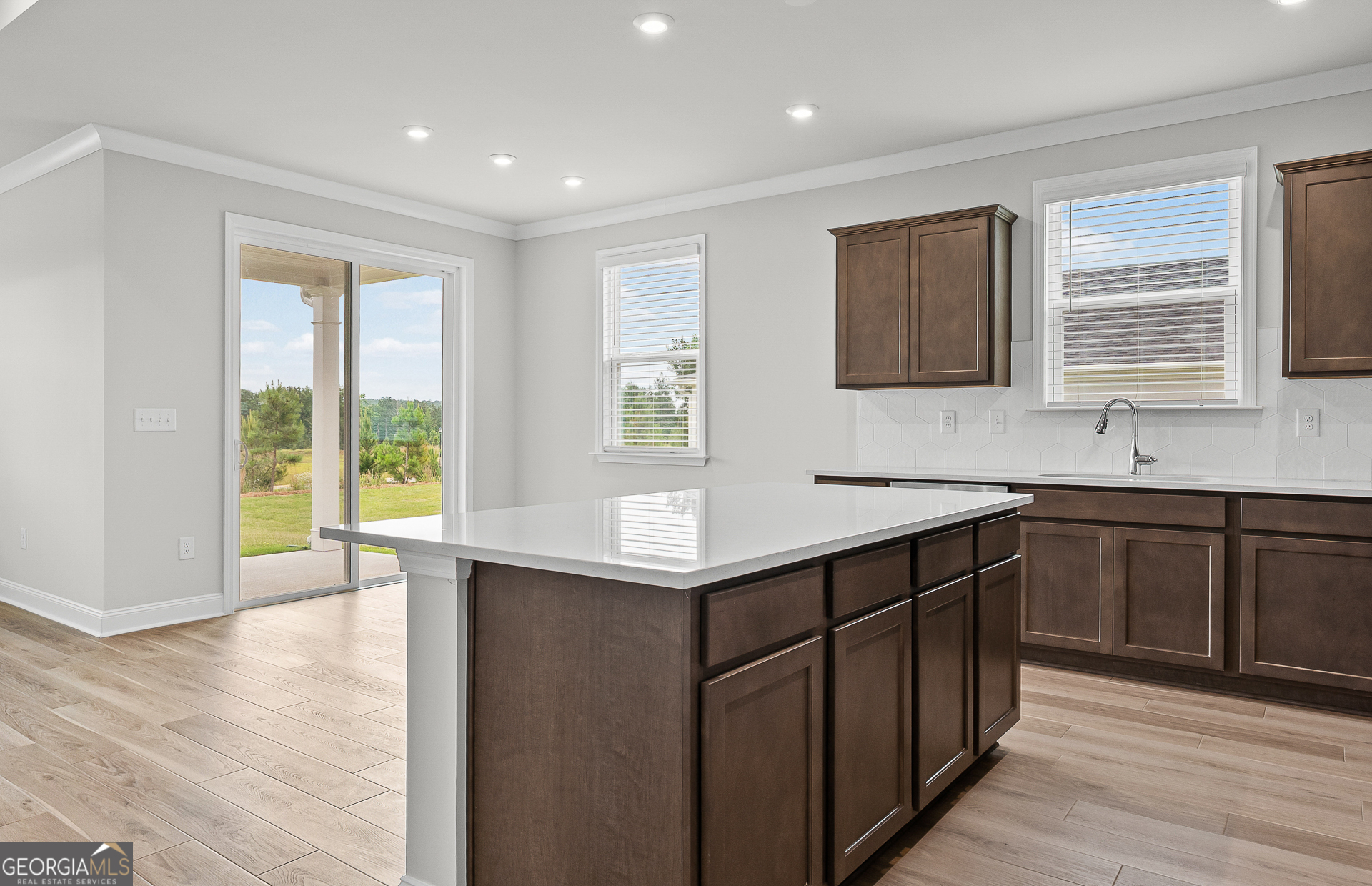 137 Kenney Way Property Photo 16