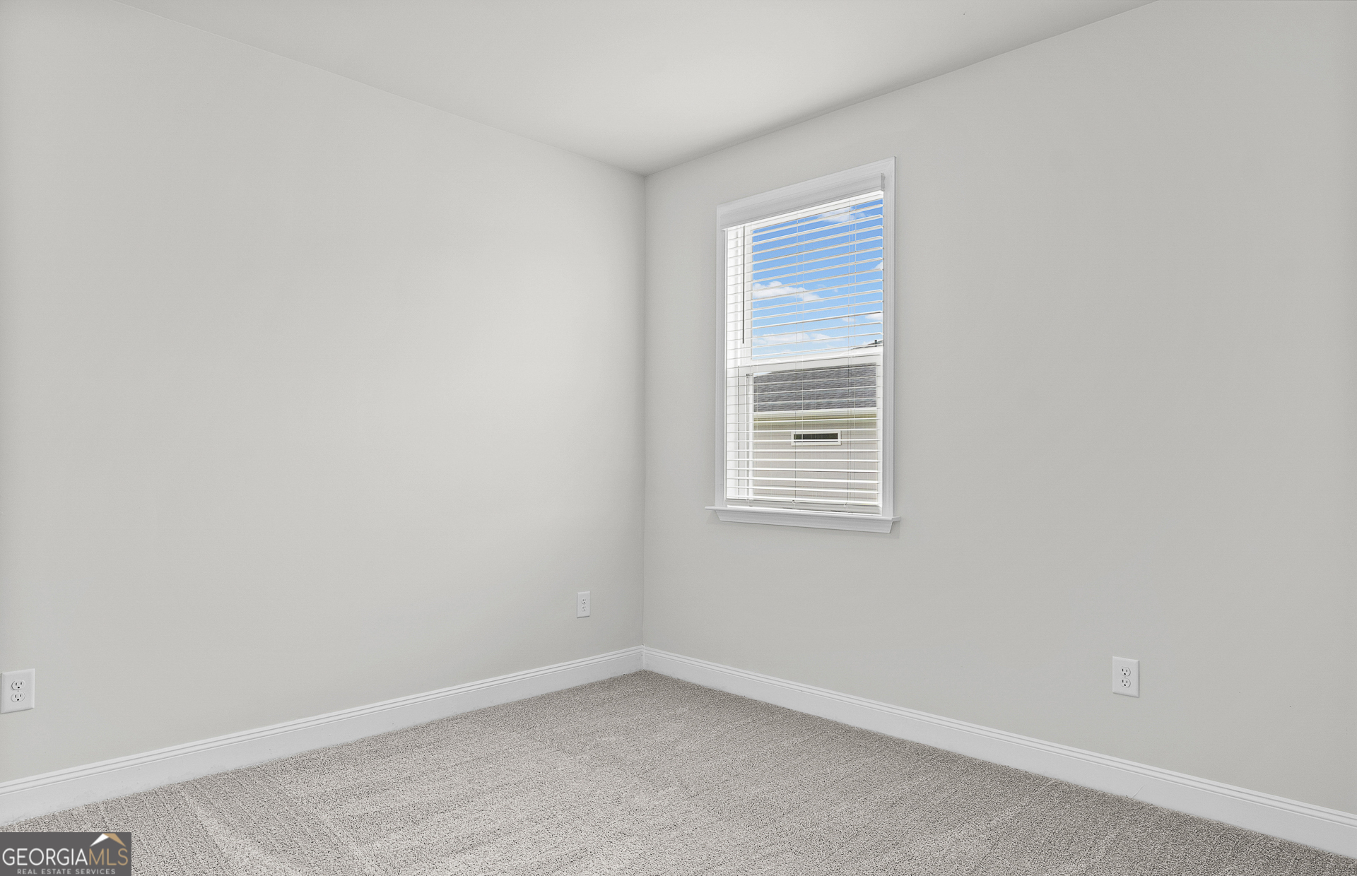 137 Kenney Way Property Photo 18