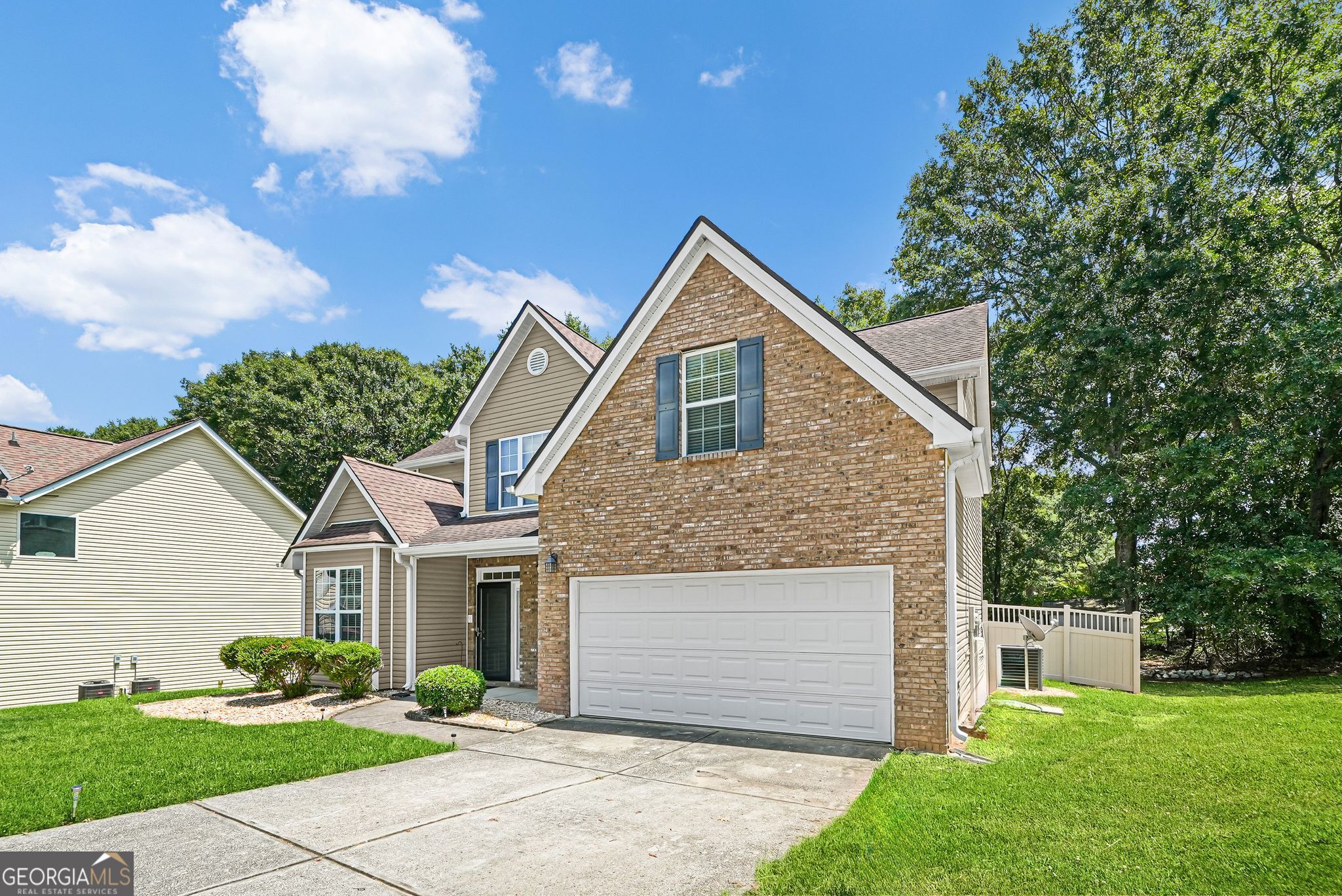 2432 Temple View Drive Property Photo 6