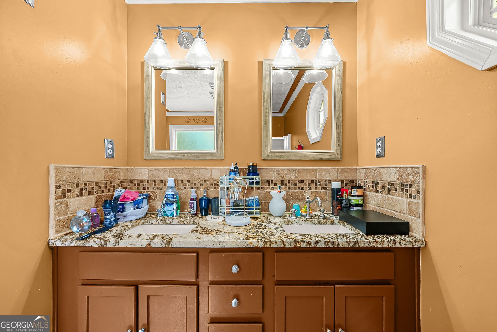 2432 Temple View Drive Property Photo 25