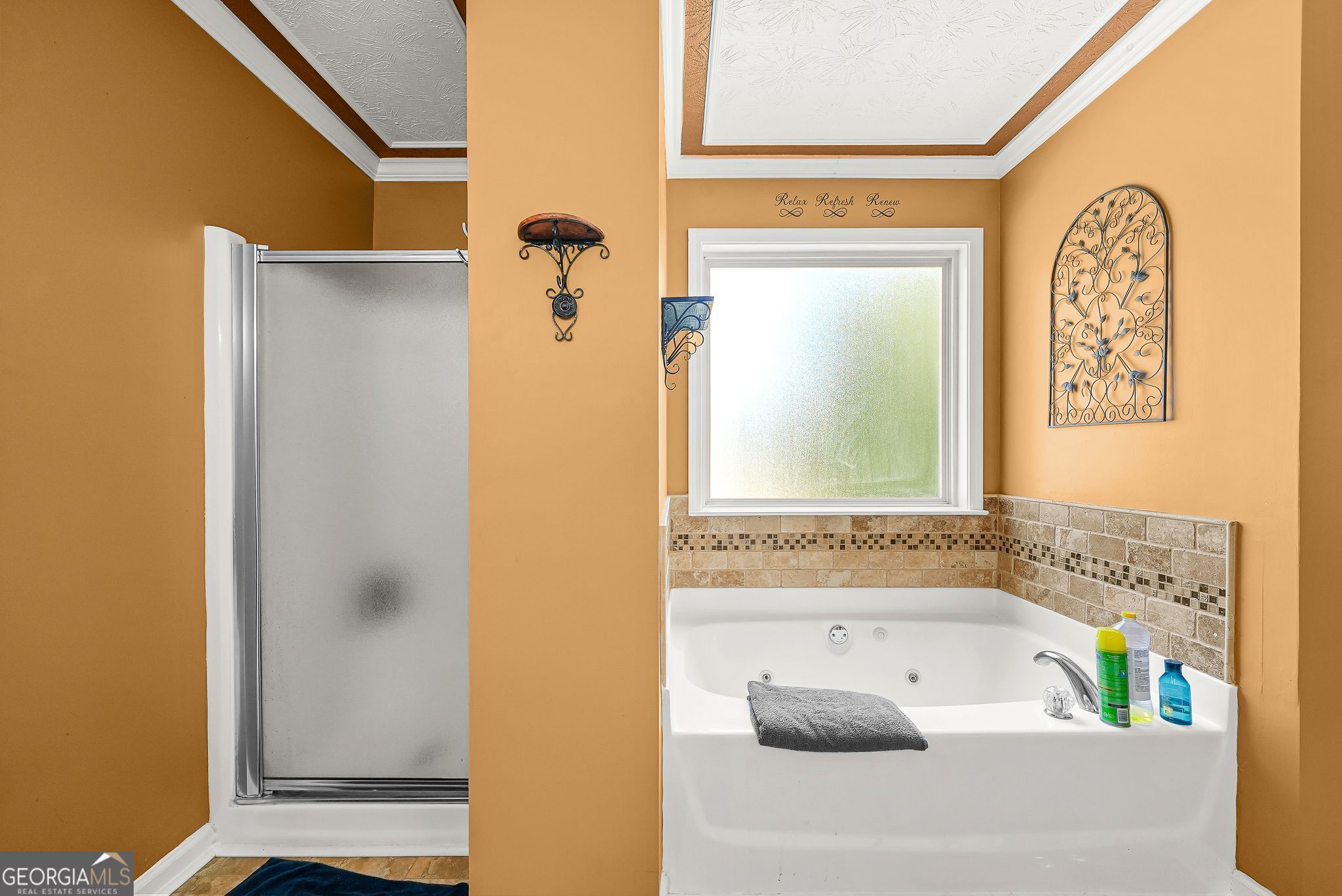 2432 Temple View Drive Property Photo 26