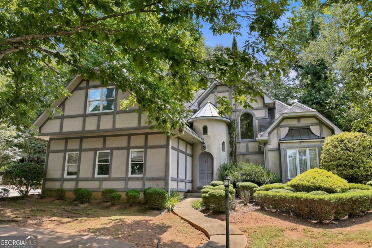 372 Woodhaven Drive Property Photo 1