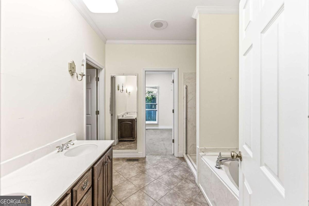 372 Woodhaven Drive Property Photo 24