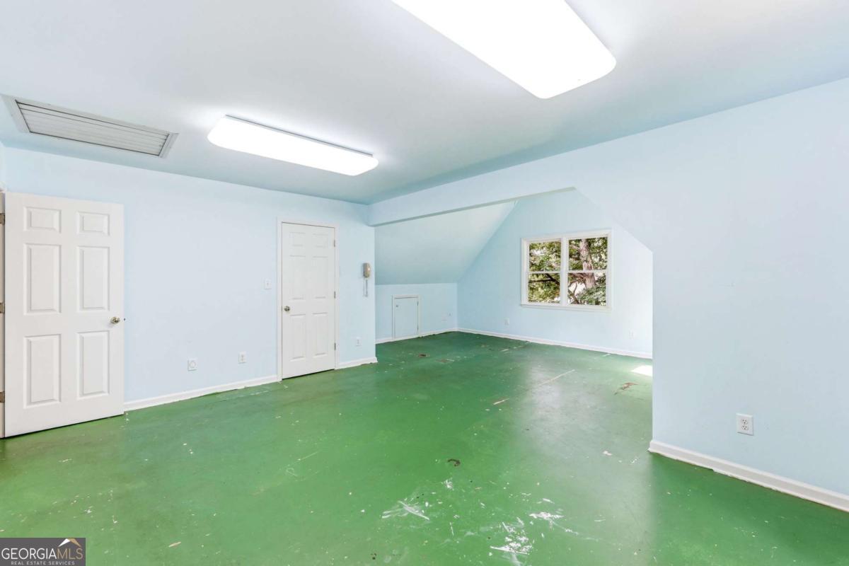 372 Woodhaven Drive Property Photo 31