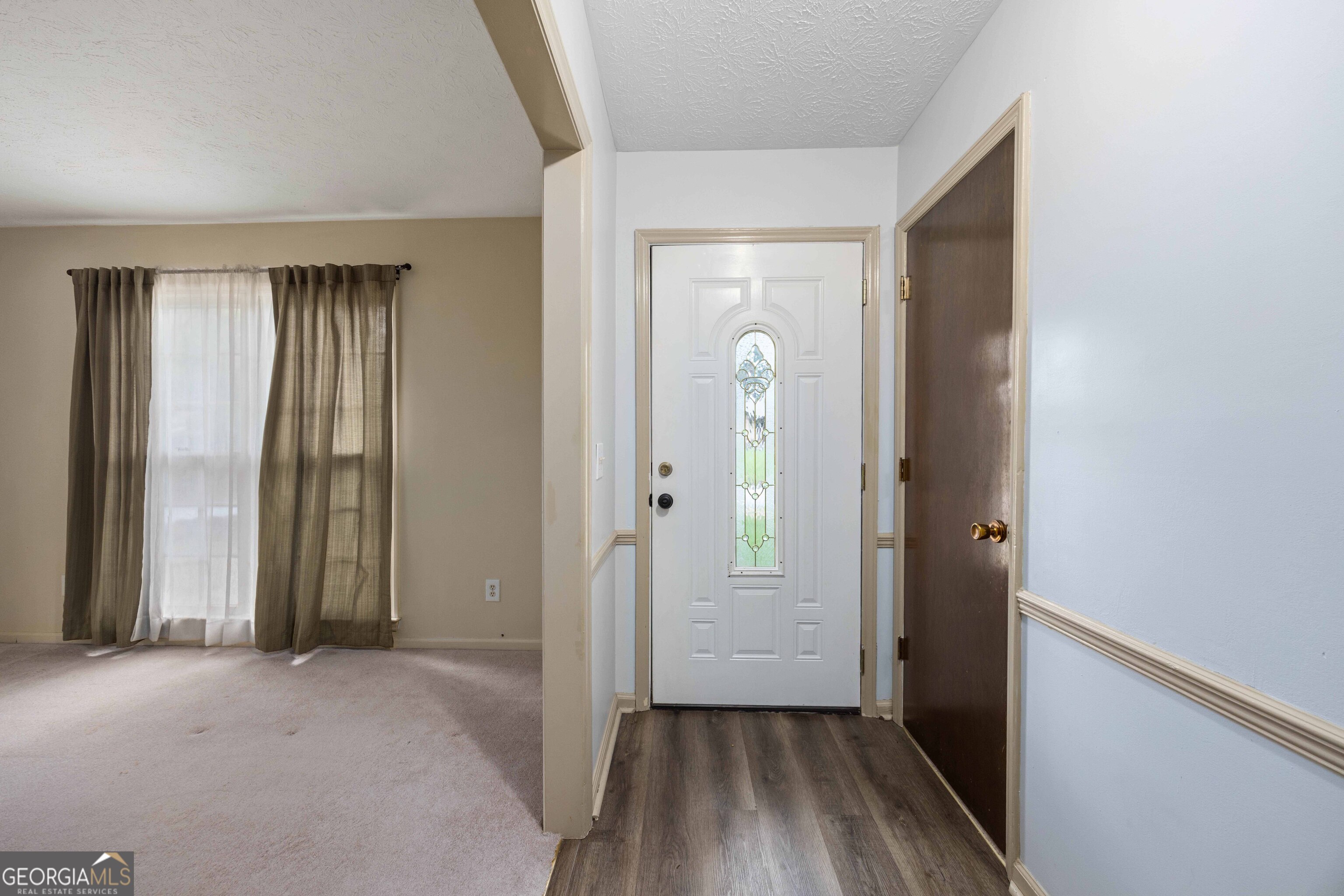5106 Willowbrook Dr Property Photo 3
