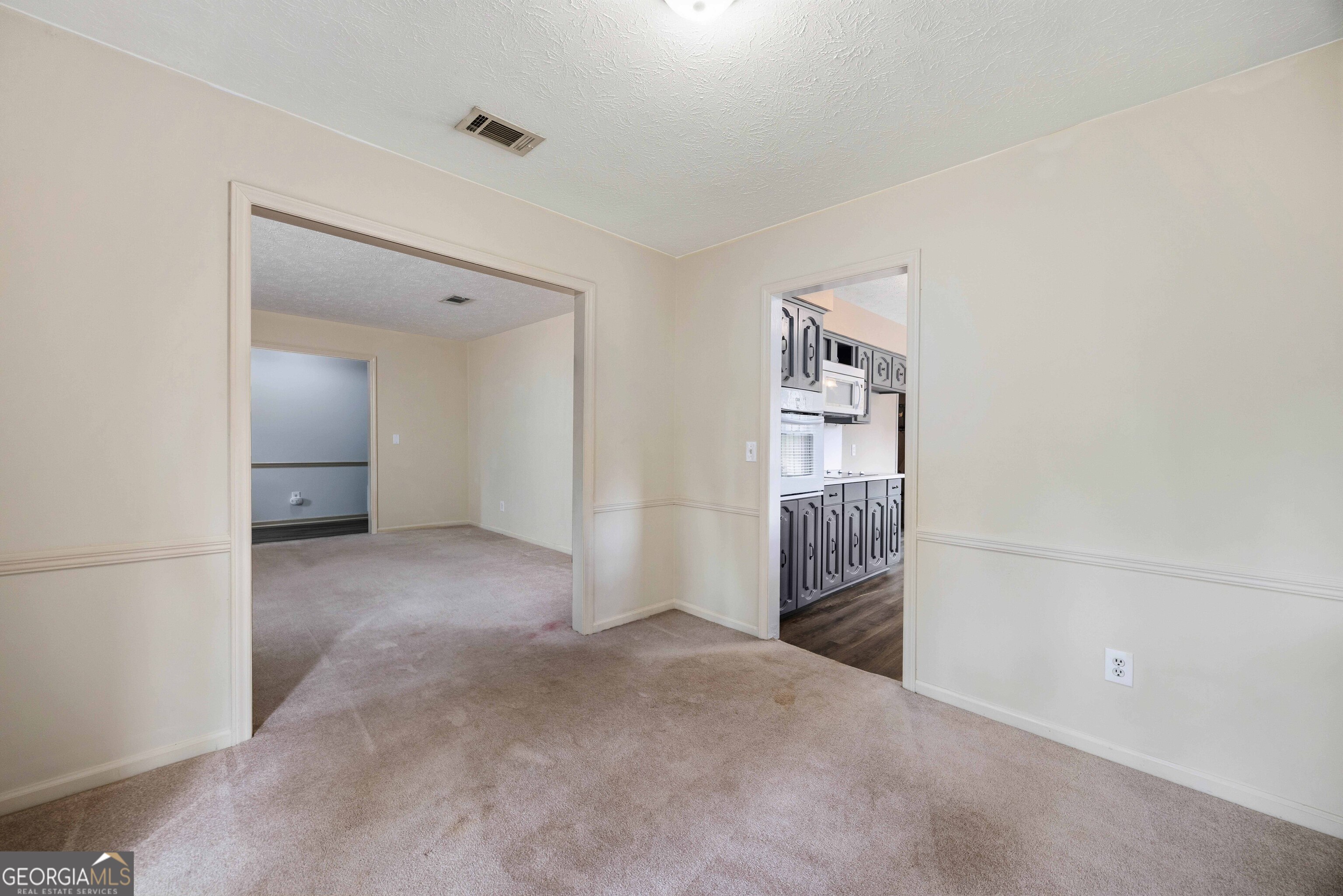 5106 Willowbrook Dr Property Photo 6