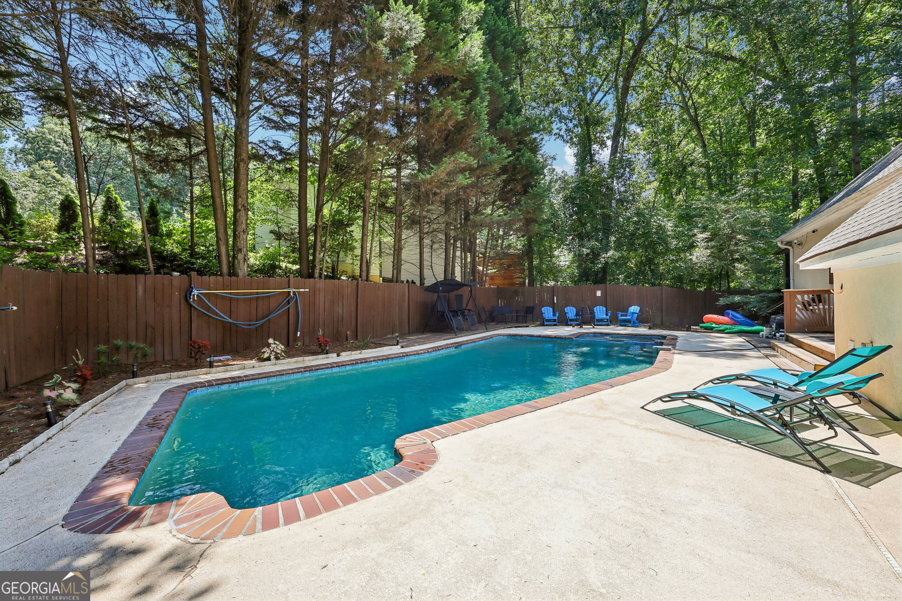 4235 Heather Way Property Photo 2