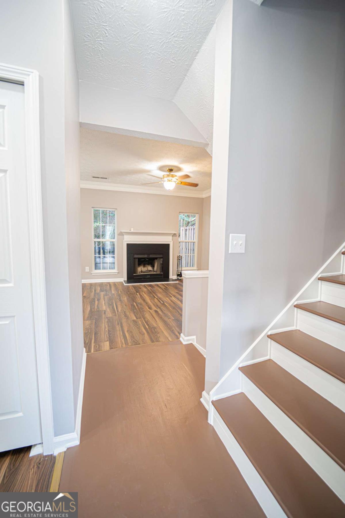 2077 Pinnacle Pointe Drive Property Photo 5