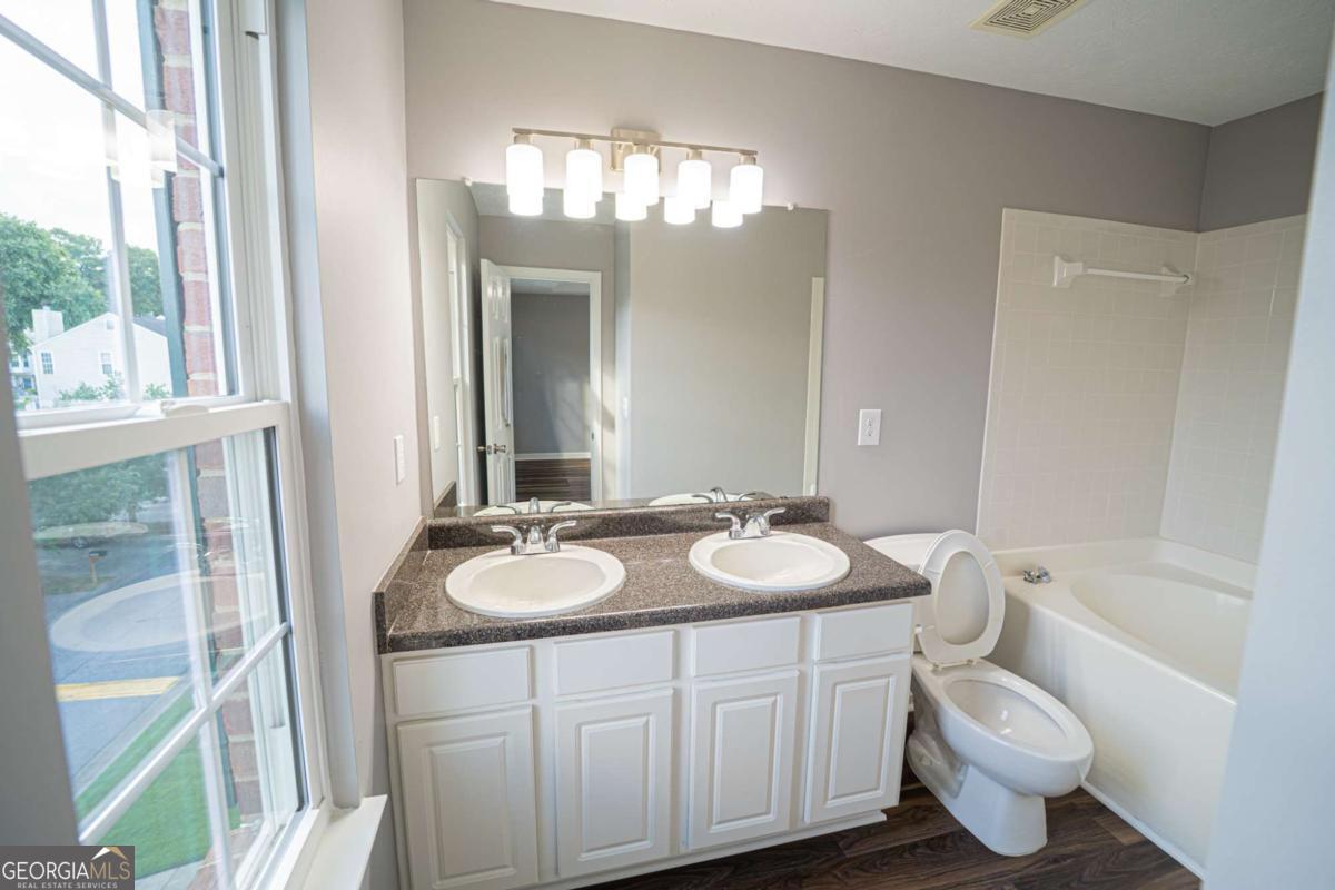 2077 Pinnacle Pointe Drive Property Photo 32