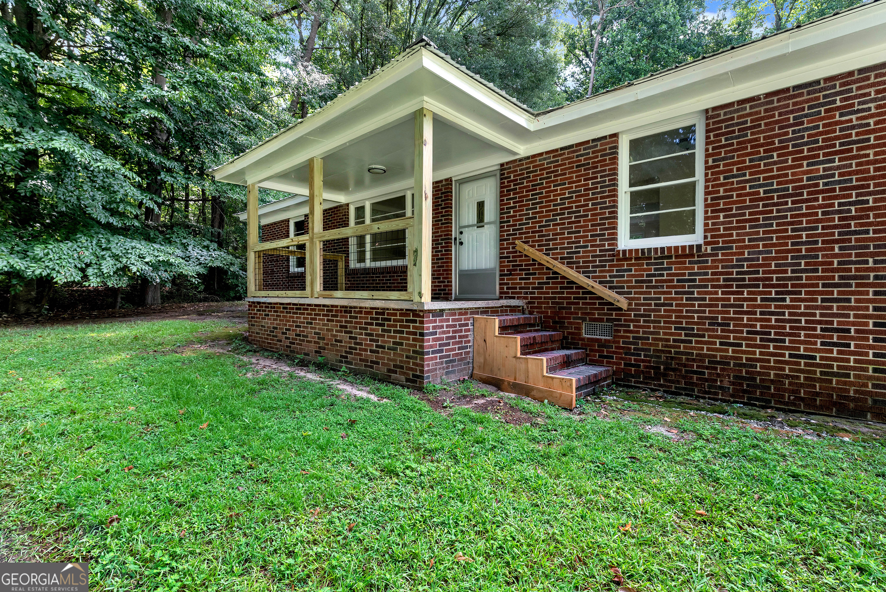 4188 Commerce Road Property Photo 2