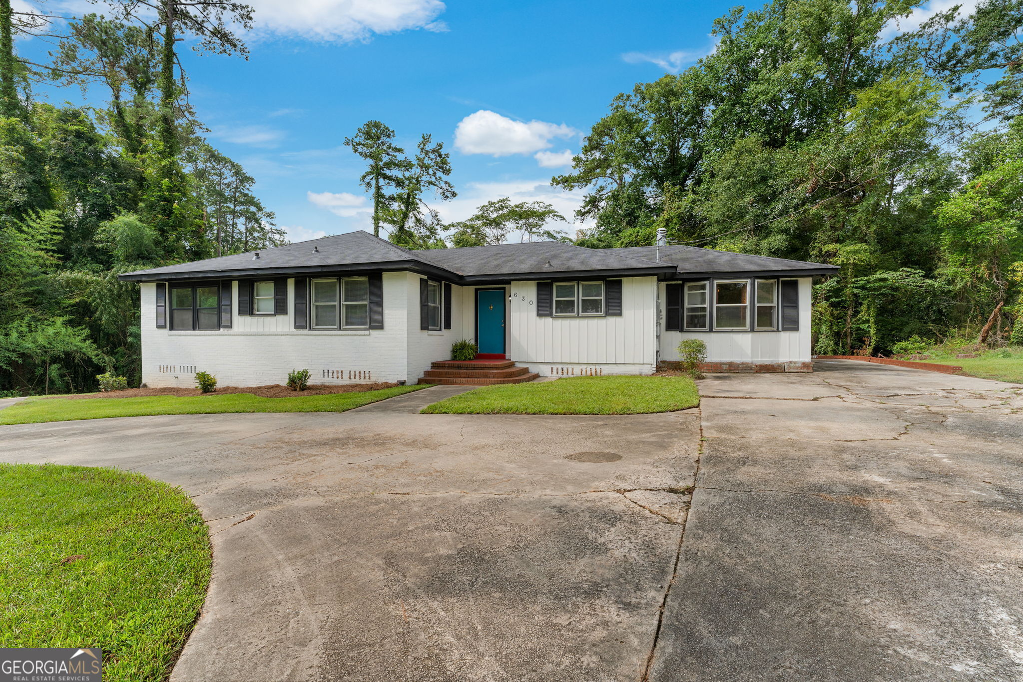 630 Pierce Avenue Property Photo 3