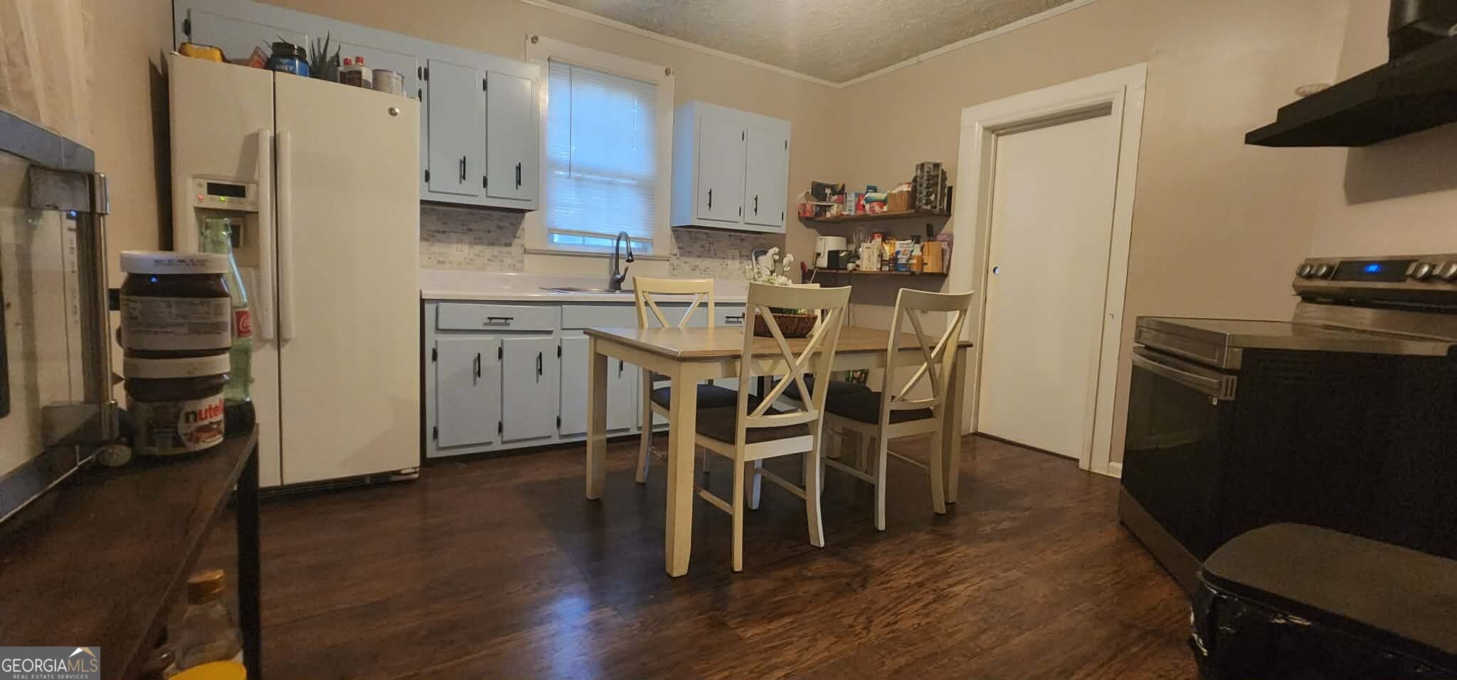 405 N Bethel Street Property Photo 6
