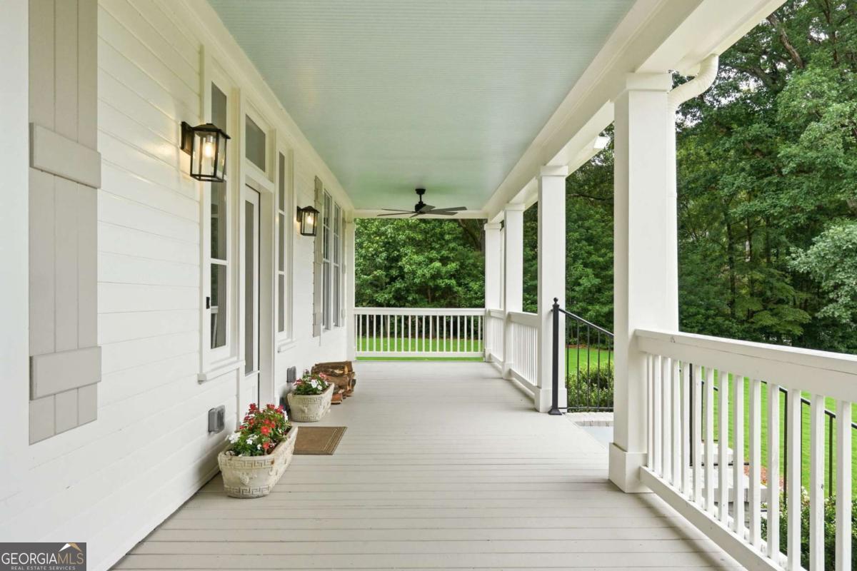 270 Windsor Drive Sw Property Photo 2