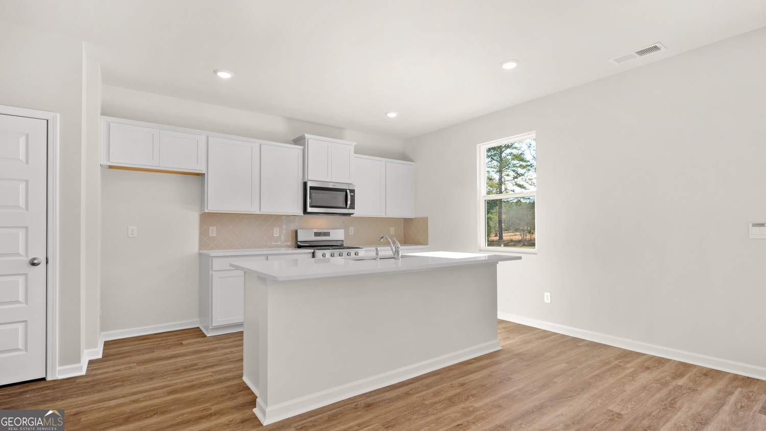 163 White Spruce Way Property Photo 8
