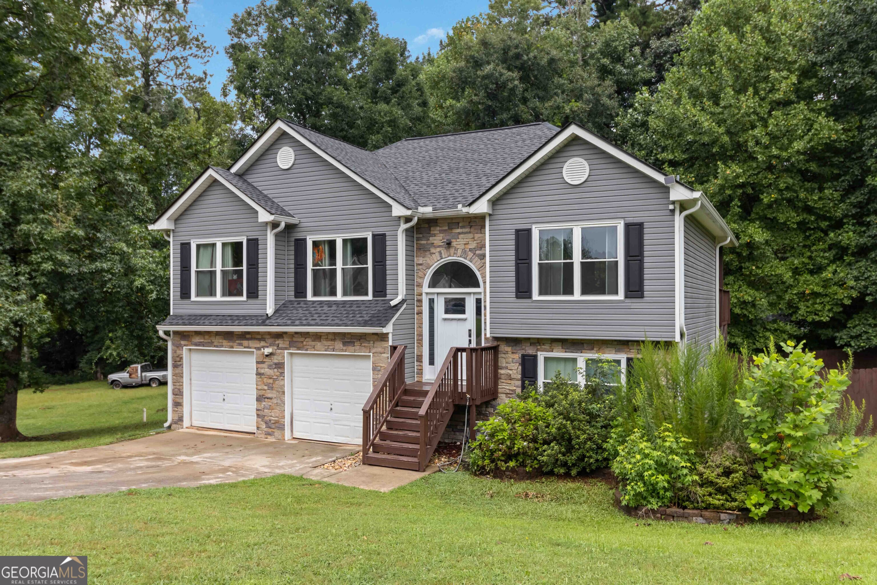 624 Gatewood Way Property Photo 3