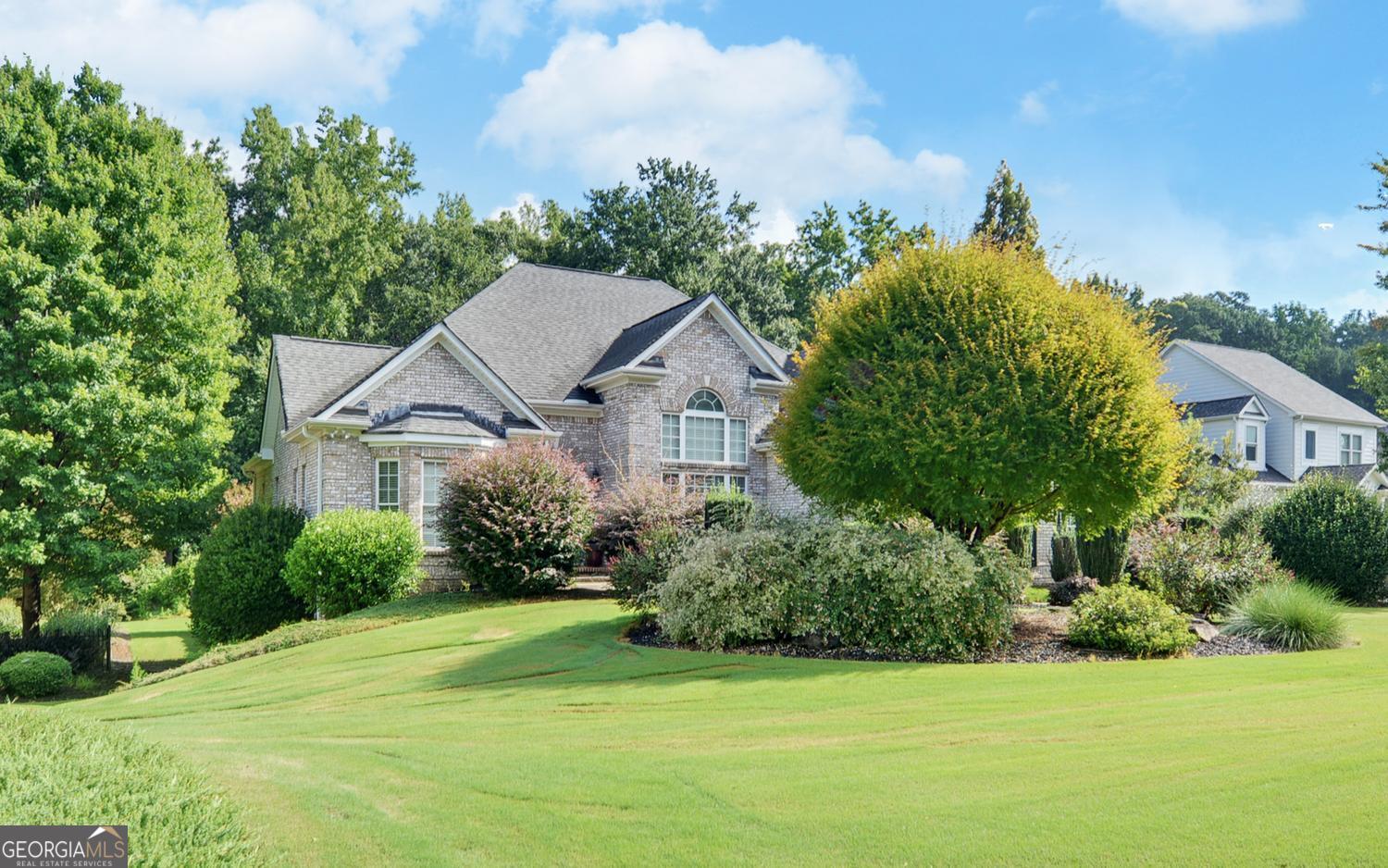 220 Azalea Drive Property Photo 1
