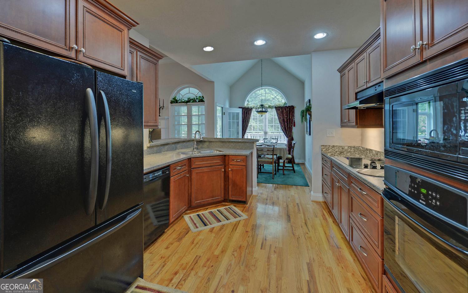 220 Azalea Drive Property Photo 7