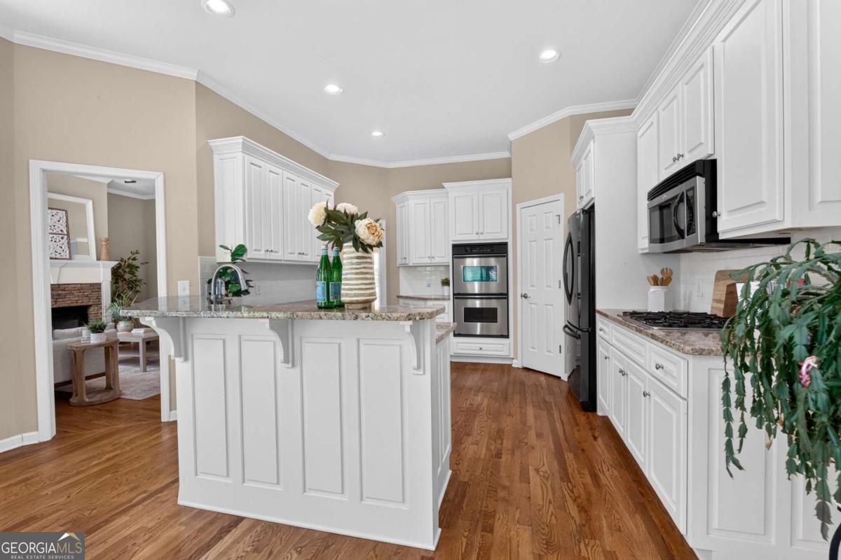 1880 Mayfield Road Property Photo 22