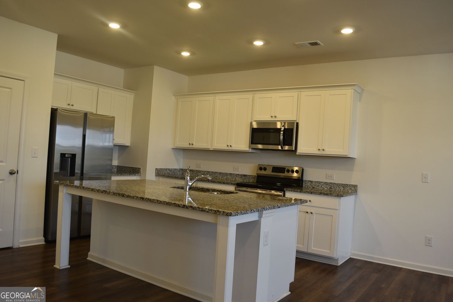 190 Mission Boulevard Property Photo 3