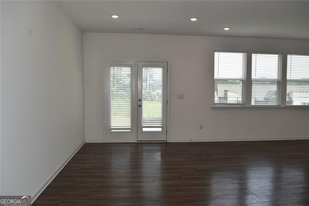 190 Mission Boulevard Property Photo 6