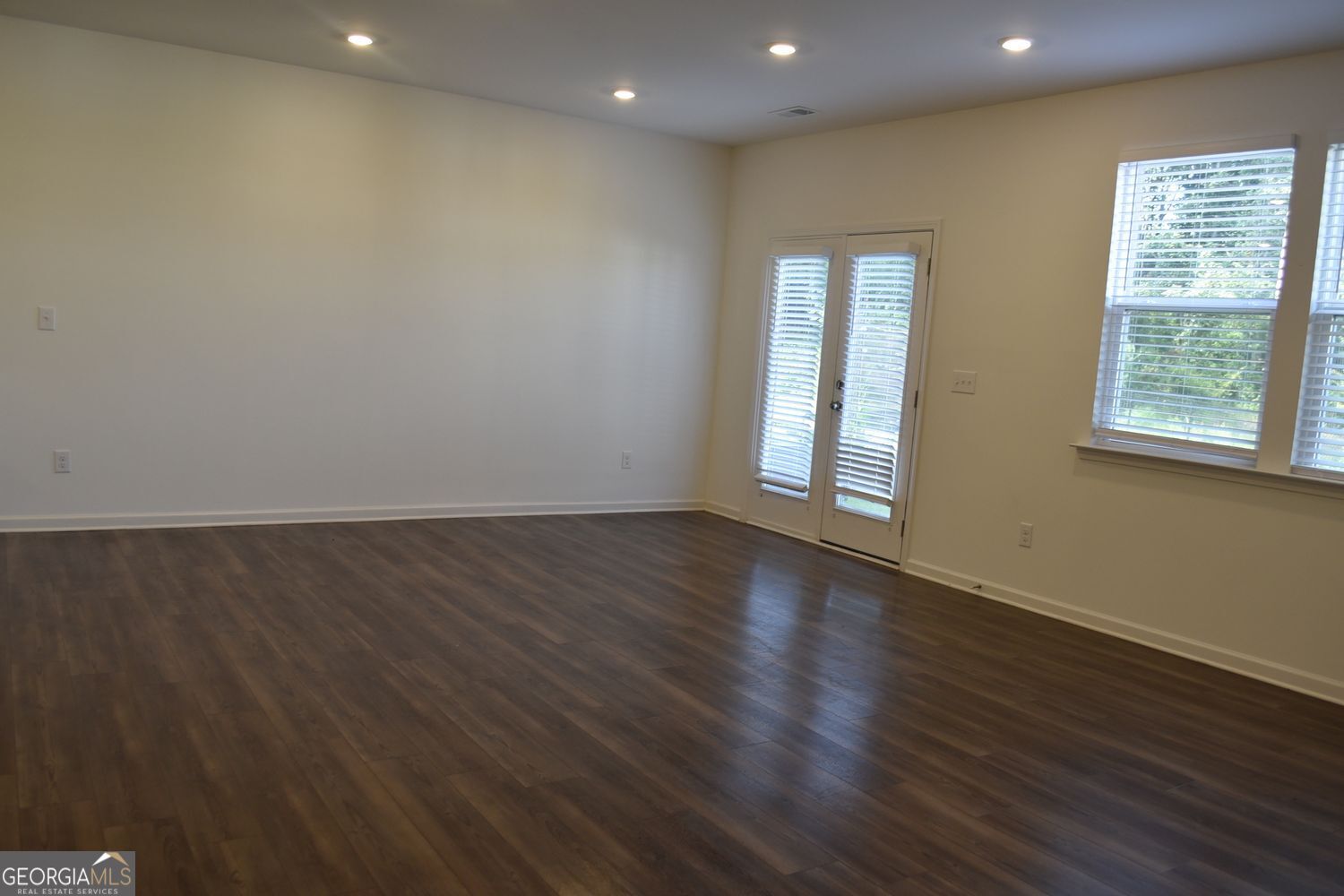 190 Mission Boulevard Property Photo 10