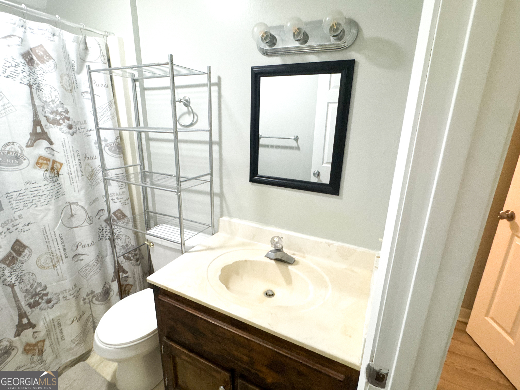 67 Charlton Property Photo 15