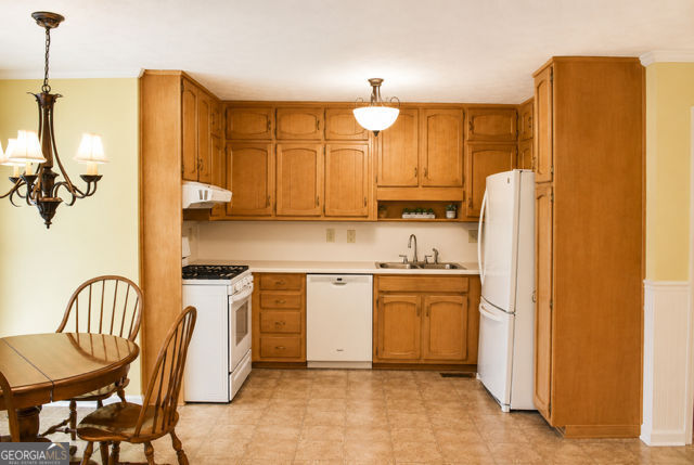 823 Ridge Avenue Property Photo 9