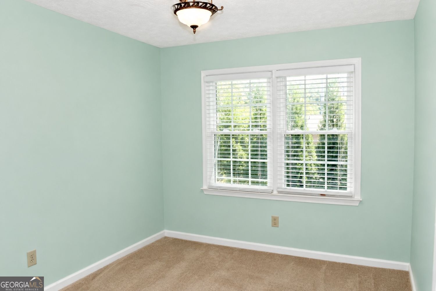 823 Ridge Avenue Property Photo 18