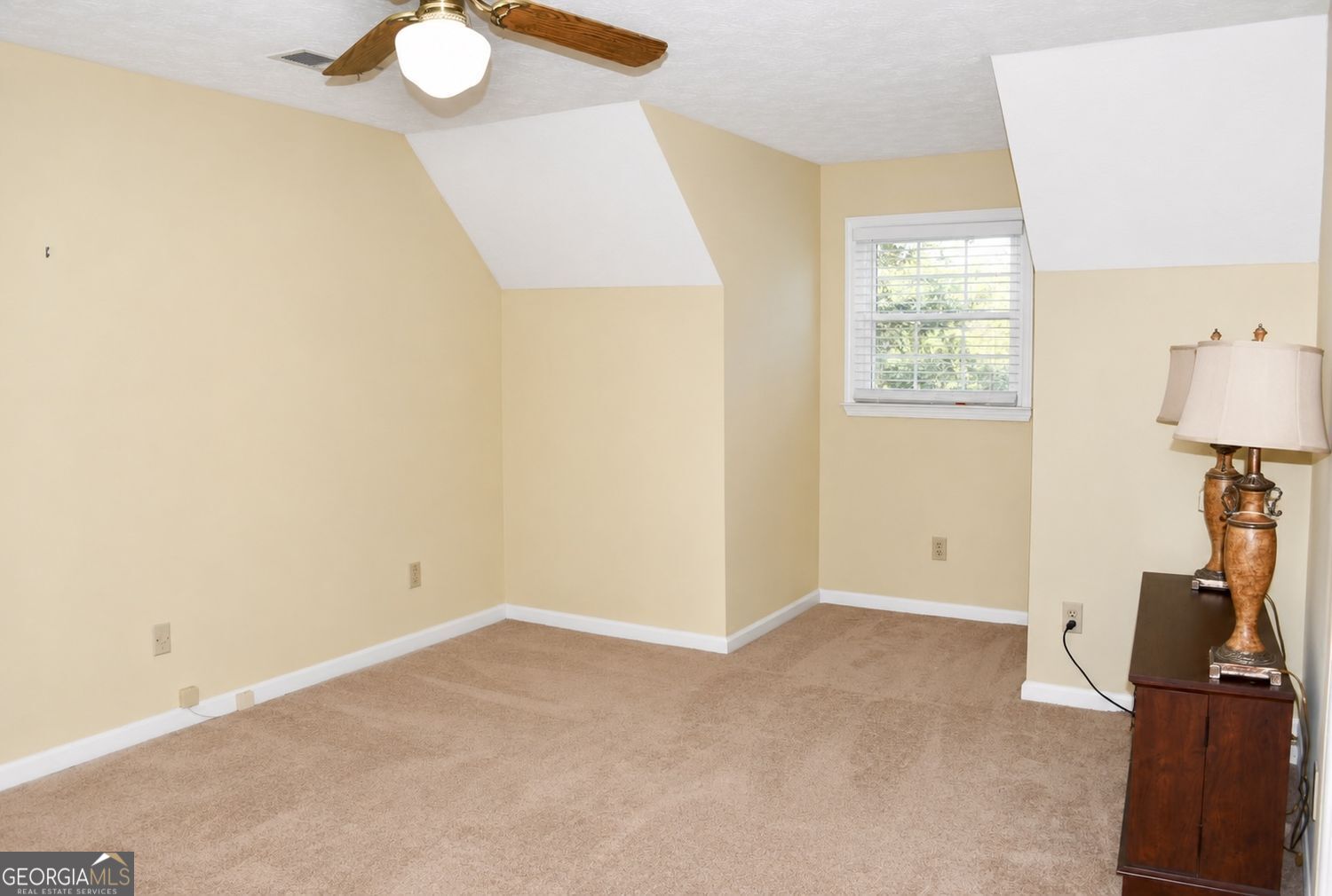 823 Ridge Avenue Property Photo 20