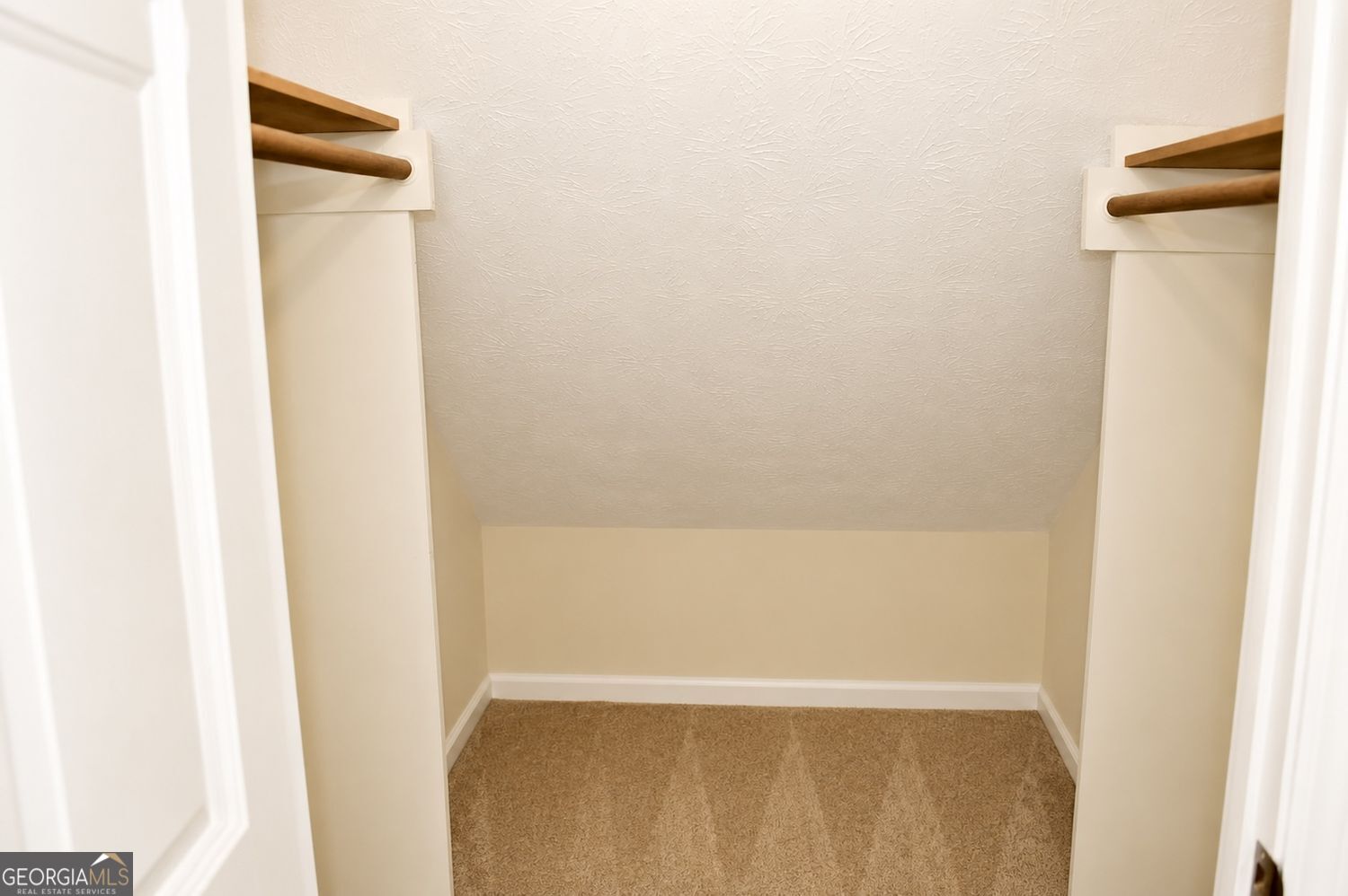 823 Ridge Avenue Property Photo 27