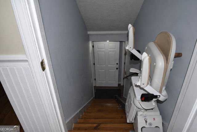 823 Ridge Avenue Property Photo 28