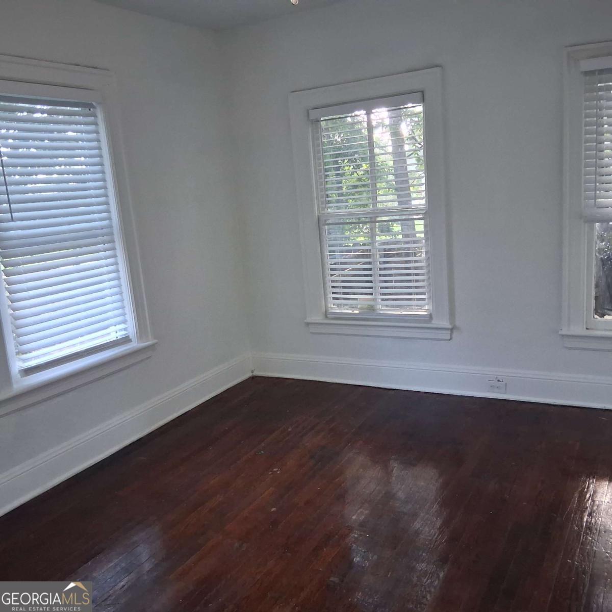 3435 Hillcrest Road Property Photo 7
