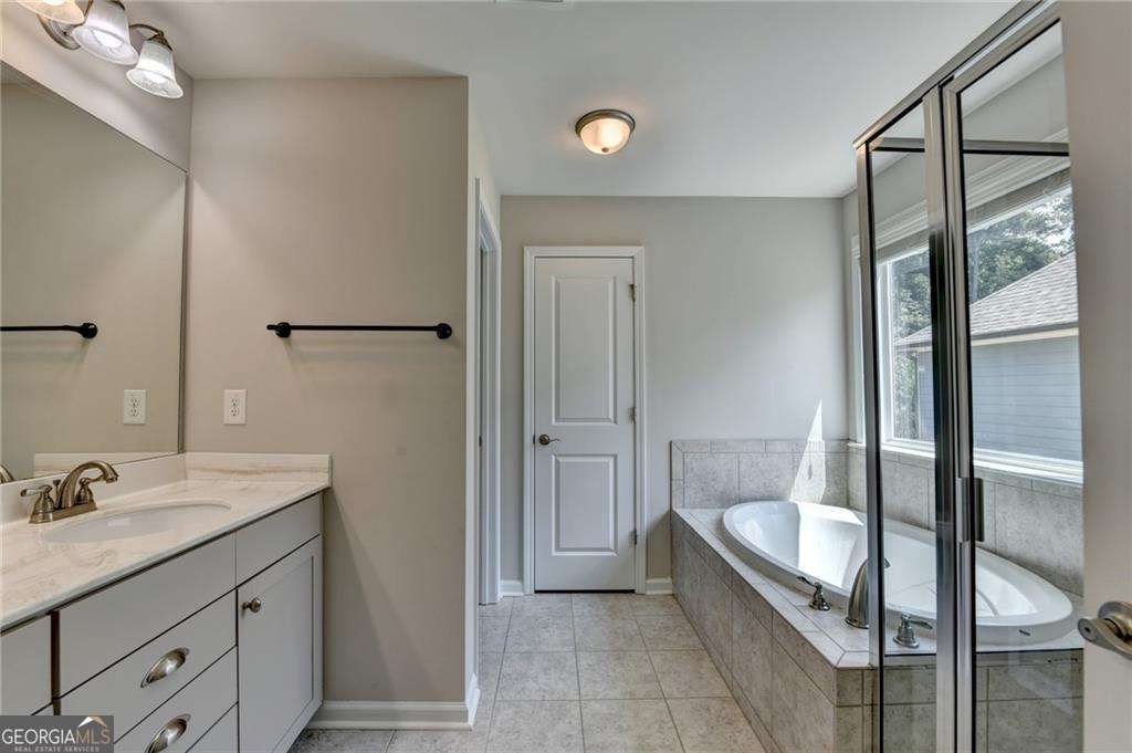 2339 Village Grove Drive Property Photo 5