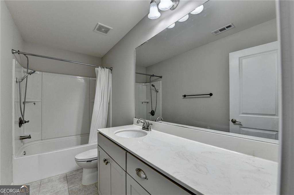 2339 Village Grove Drive Property Photo 9