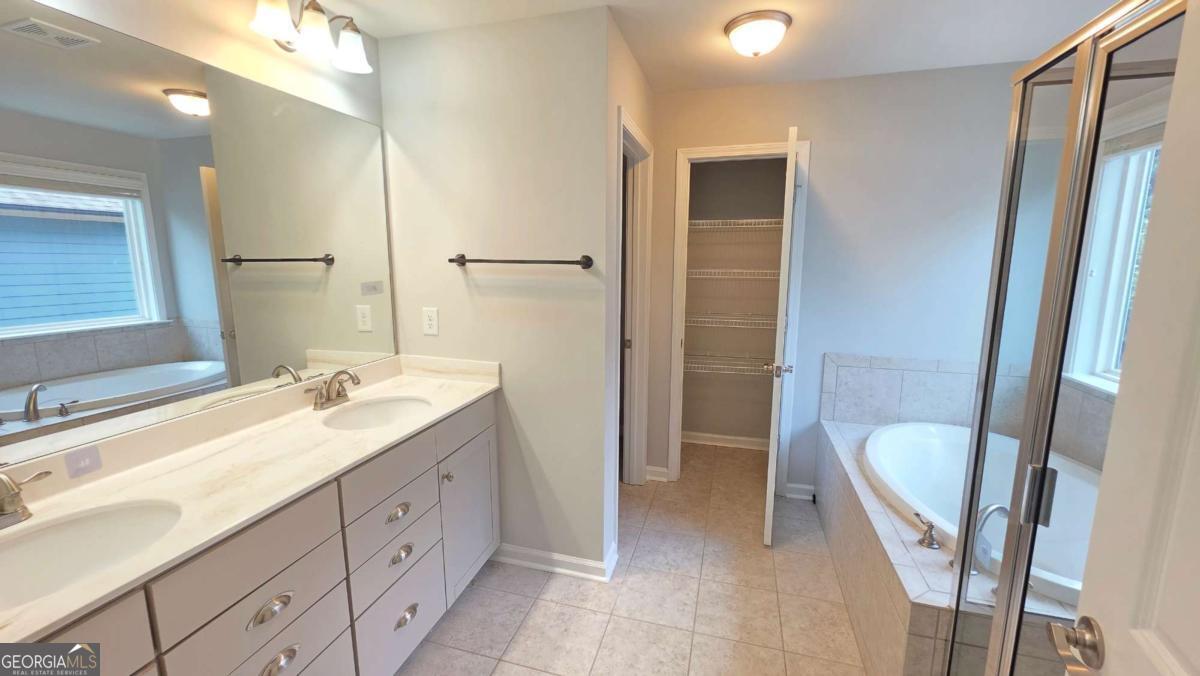 2339 Village Grove Drive Property Photo 34
