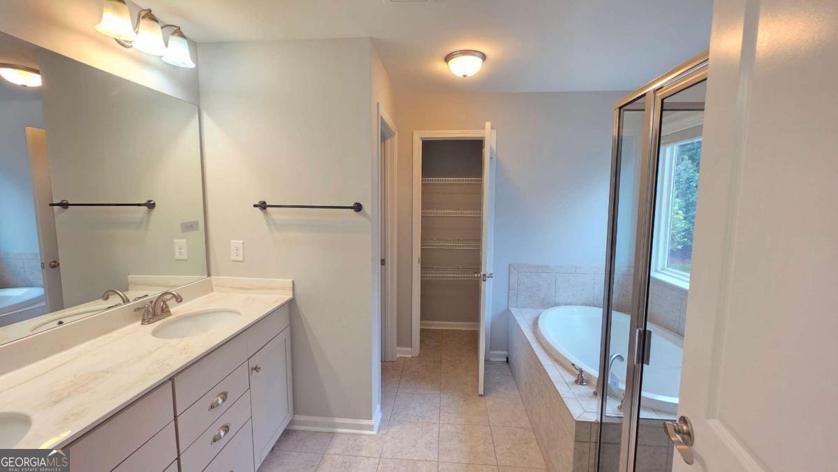 2339 Village Grove Drive Property Photo 36