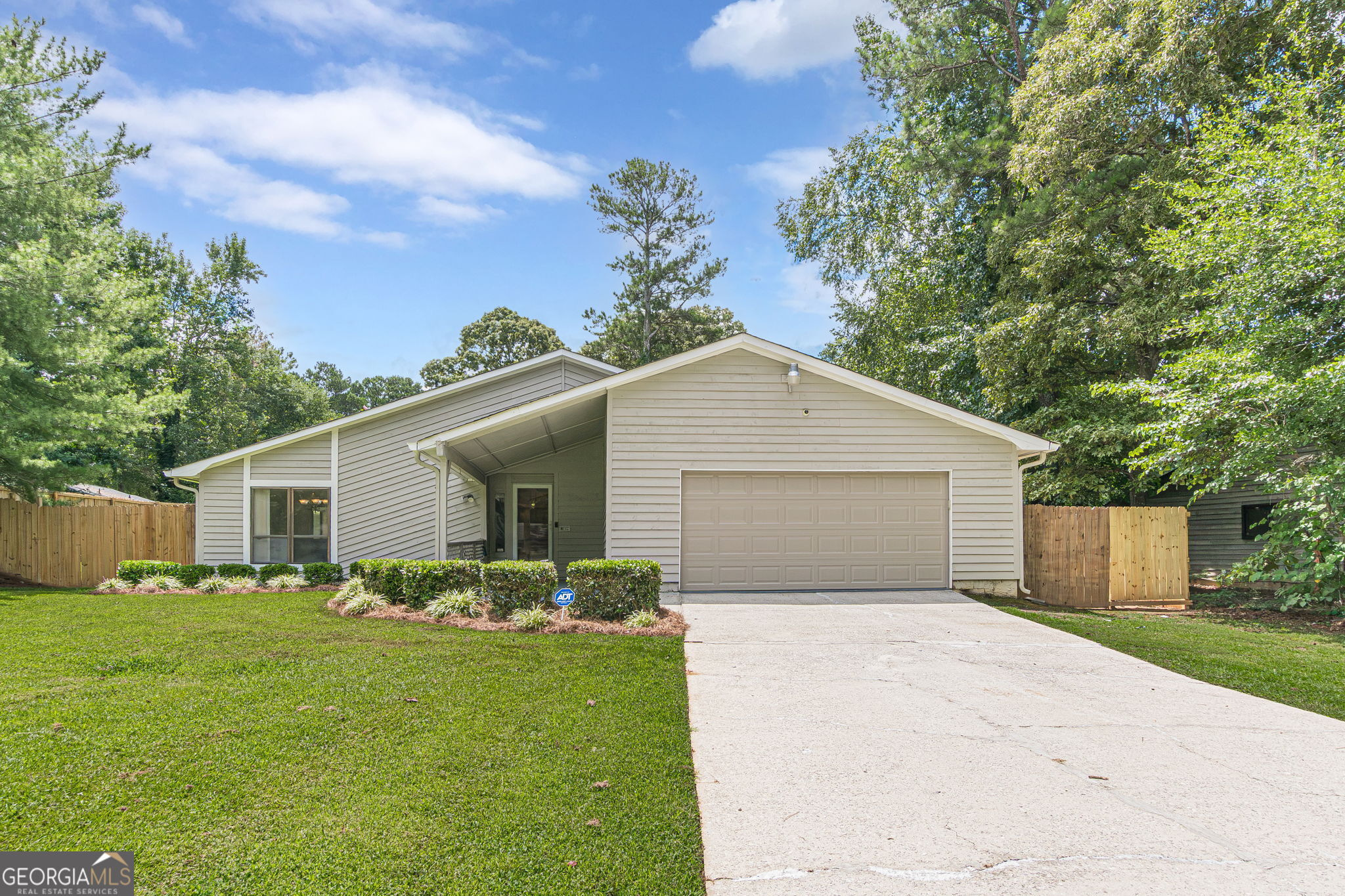 228 Avalon Way Property Photo 1