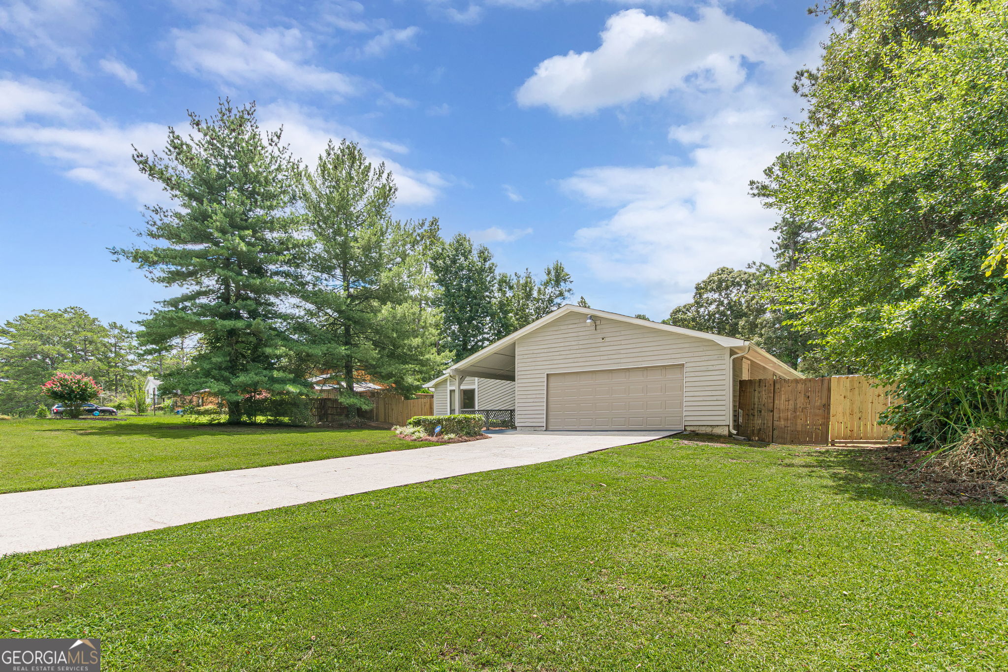 228 Avalon Way Property Photo 2