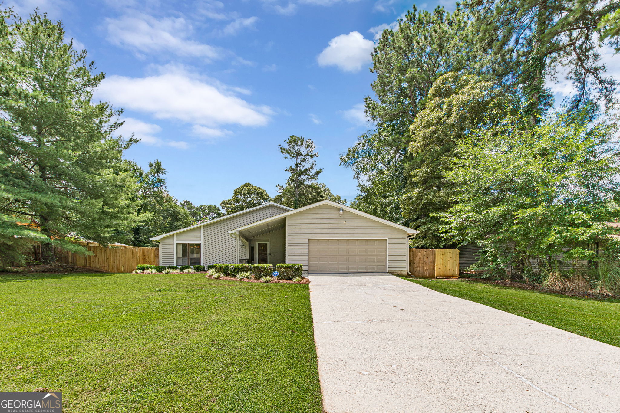 228 Avalon Way Property Photo 3