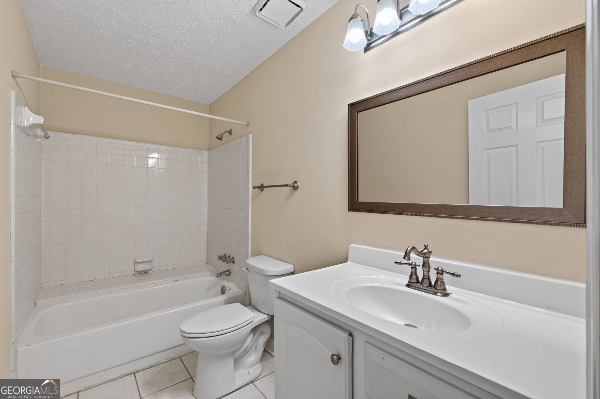 228 Avalon Way Property Photo 28