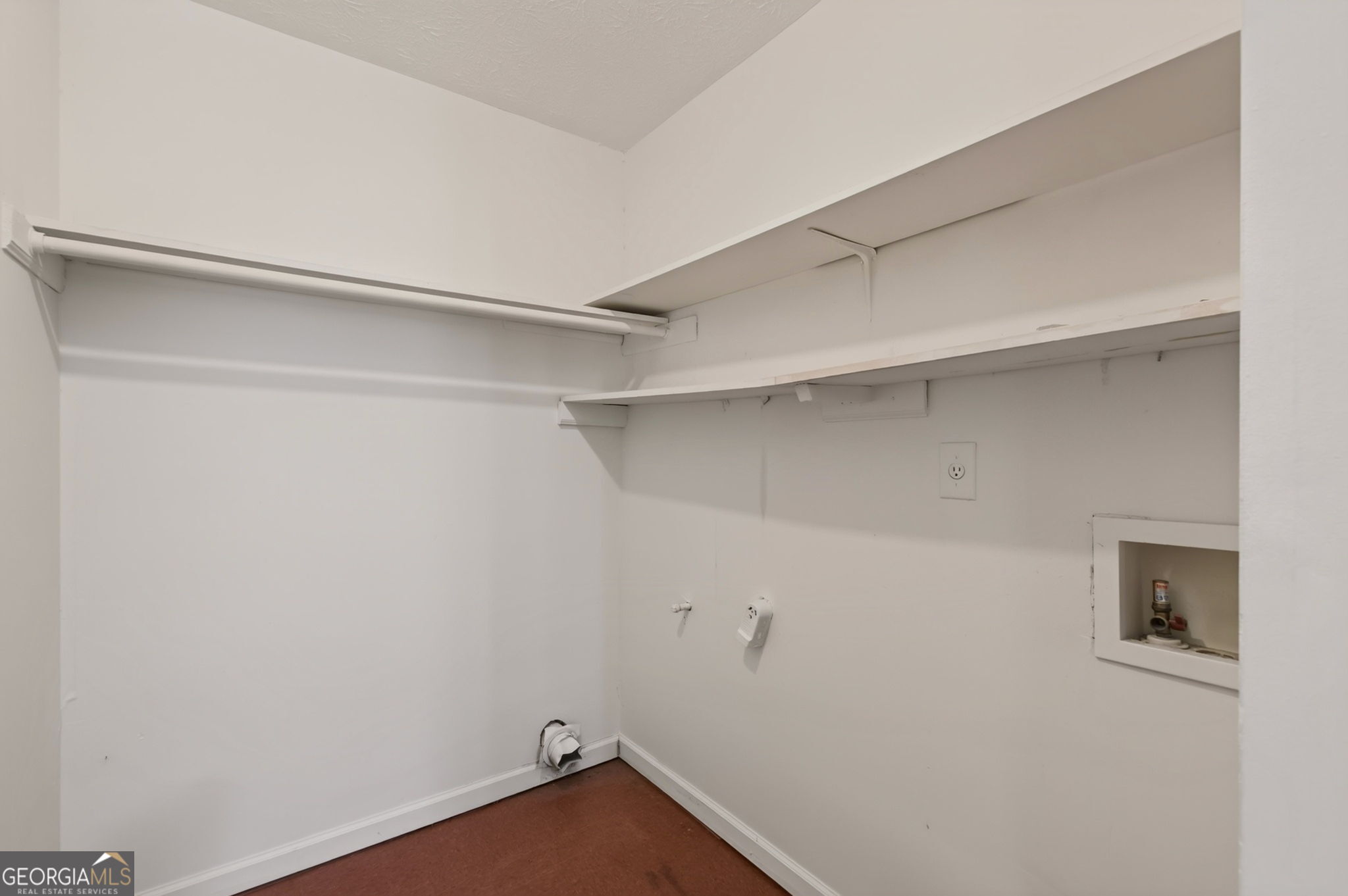 228 Avalon Way Property Photo 30