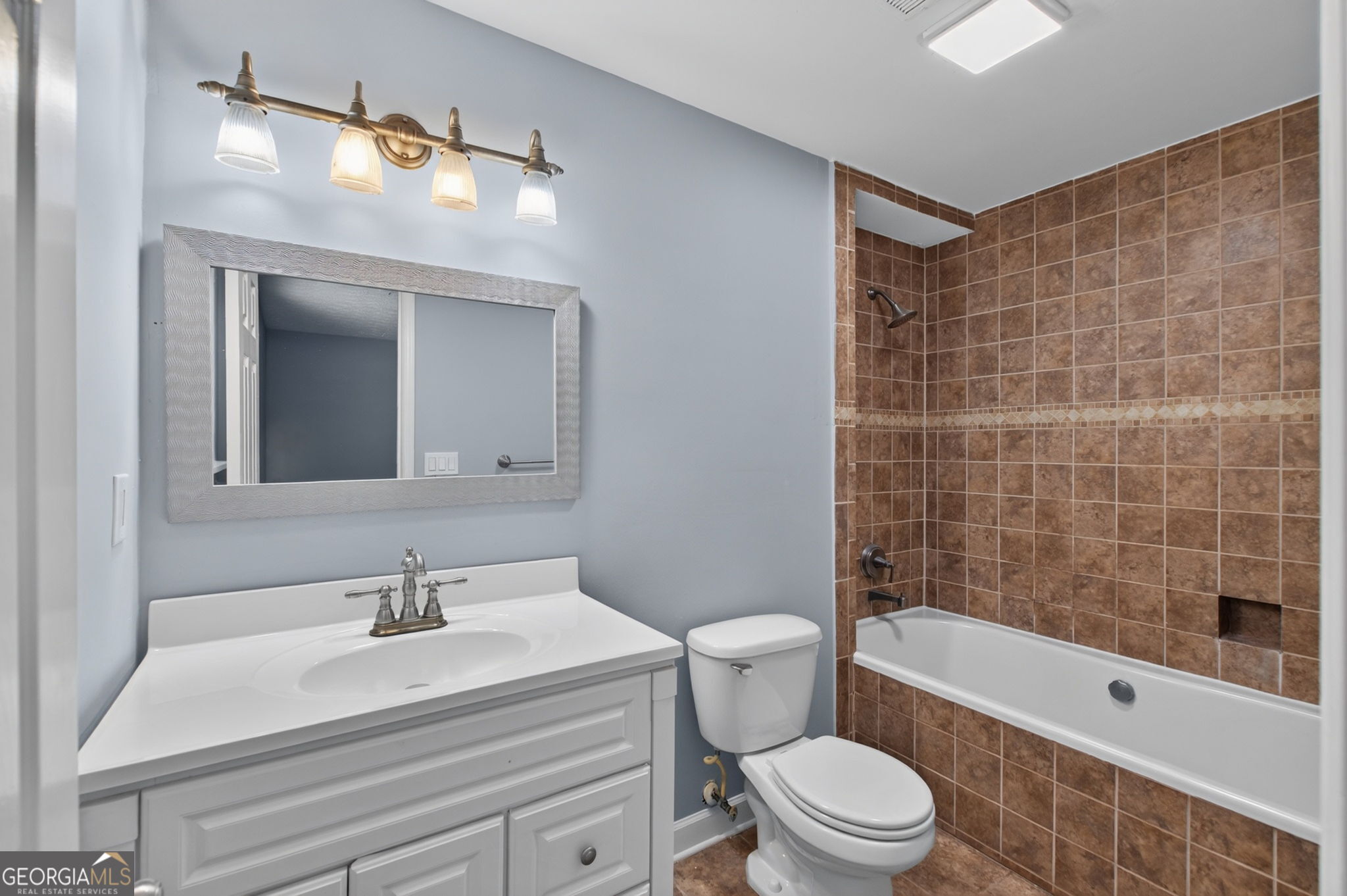 228 Avalon Way Property Photo 37