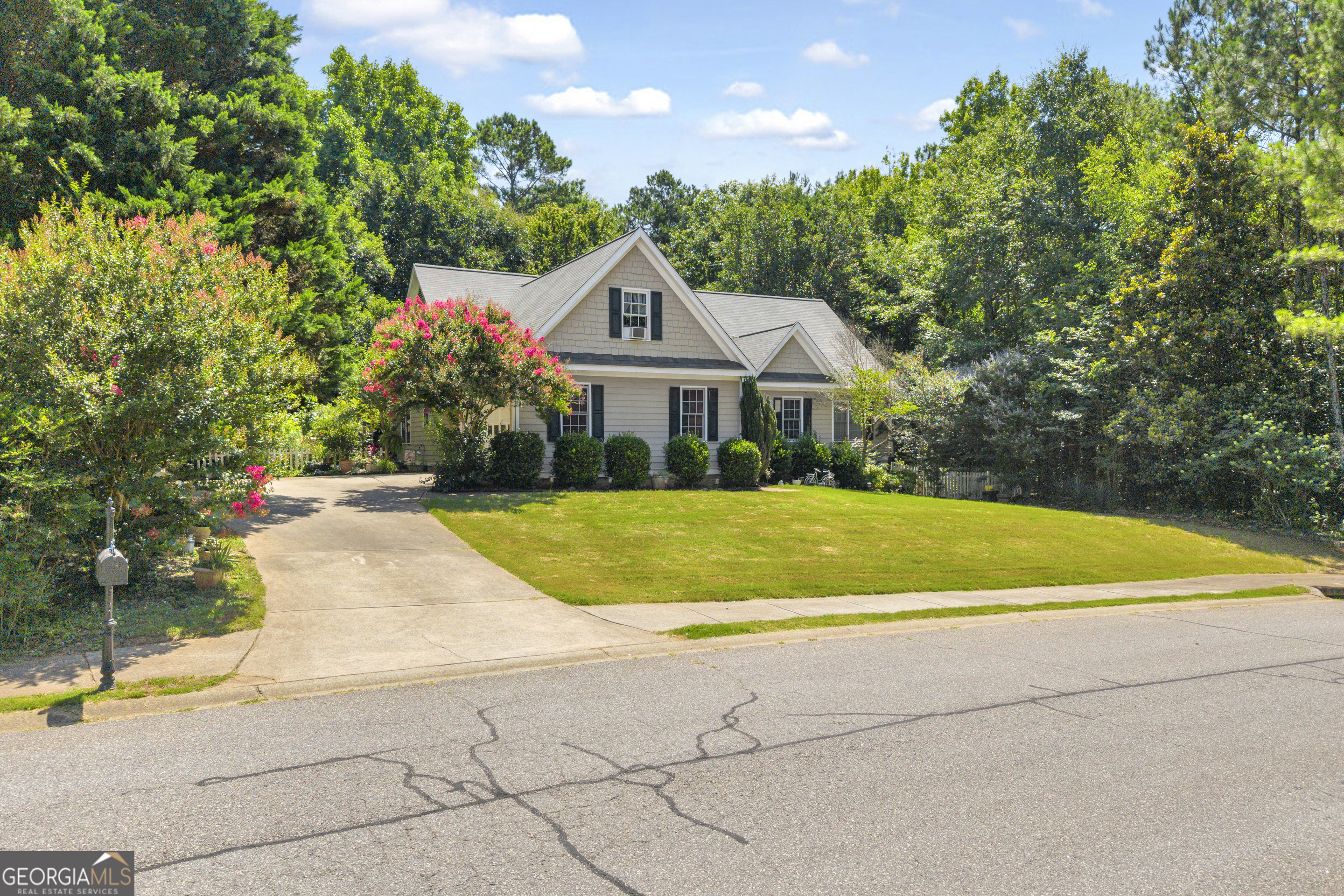 905 Daisy Lane Property Photo 1