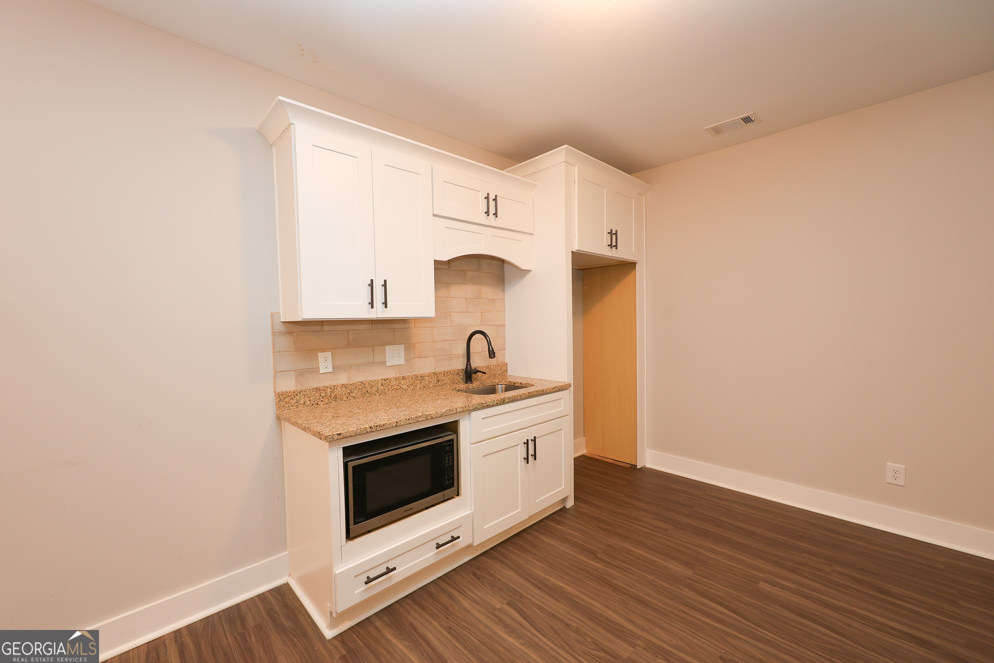2033 Lakeview Parkway Property Photo 56
